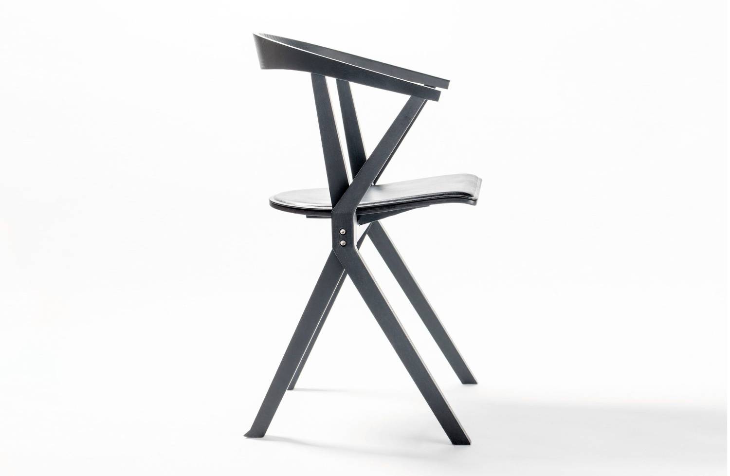 Silla Chair B en fresno negro de Konstantin Grcic